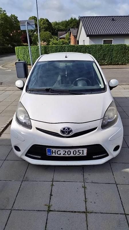 Brugt 2012 Toyota Aygo Hatchback | 20.000 kr. (God pris) - Billede 1/4
