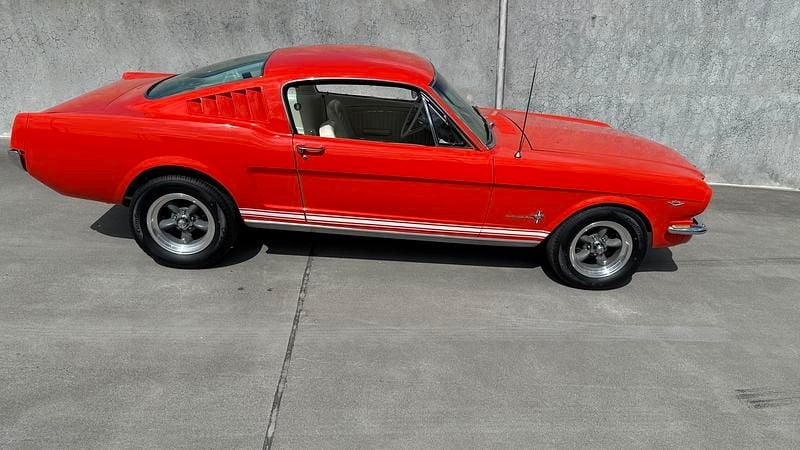 Brugt Ford Mustang Fastback 289 HK (212 kW) 1965 Rød