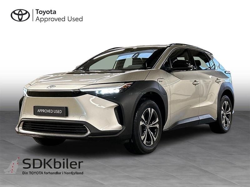 Precious silver Brugt 2025 Toyota bZ4X Executive SUV | 319.900 kr. (Dyr) - Billede 1/3