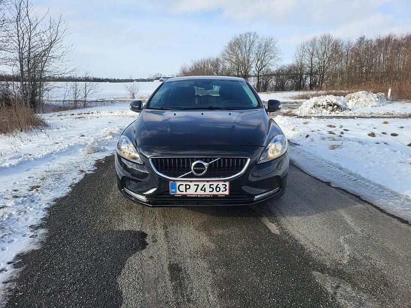 Brugt Volvo V40 Kinetic 120 HK (88 kW) 2017 Sort Hatchback
