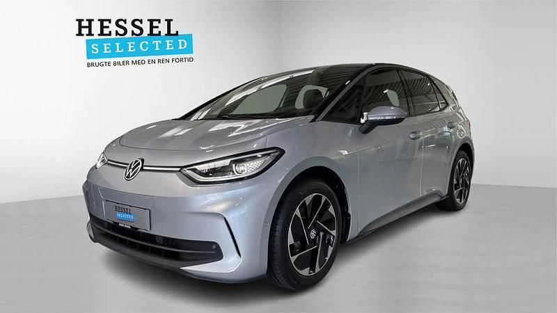 Scale silver metal / sort tag Ny 2025 VW ID.3 Style Hatchback | 264.900 kr. (Fair pris) - Billede 1/4