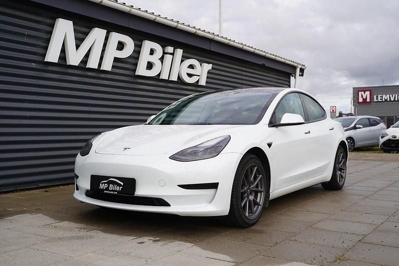 Perlemorshvid Brugt 2022 Tesla Model 3 RWD Sedan | 229.700 kr. (Fair pris) - Billede 1/4