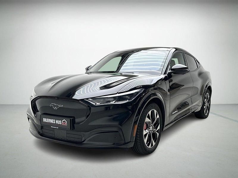 Sortmetal Brugt 2025 Ford Mustang Mach-E Extended Range SUV | 369.900 kr. (Dyr) - Billede 1/4