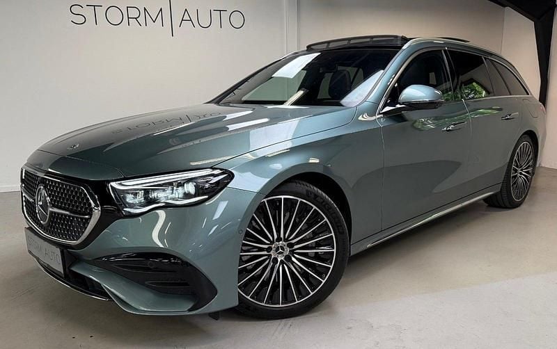 Grønmetal Brugt 2024 Mercedes E300 AMG line Stationcar | 799.900 kr. - Billede 1/4