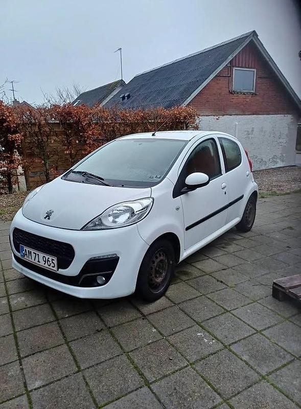 Hvid Brugt 2014 Peugeot 107 Hatchback | 19.500 kr. (God pris) - Billede 1/4