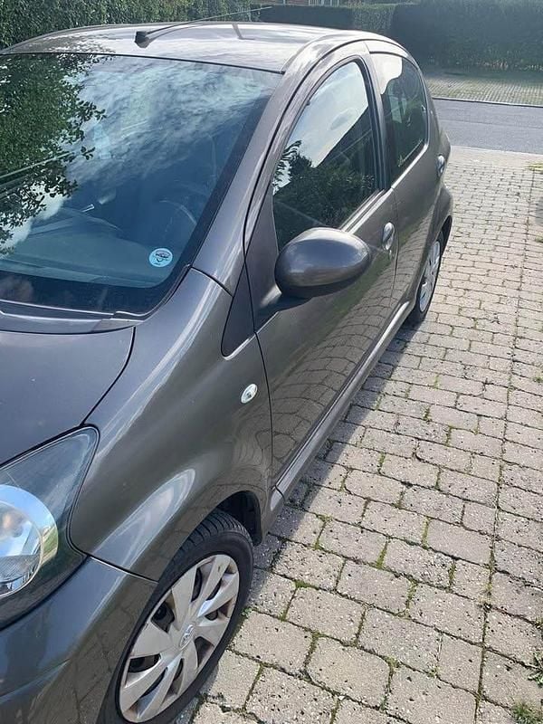 Brugt Toyota Aygo 68 HK (50 kW) 2013 Hatchback