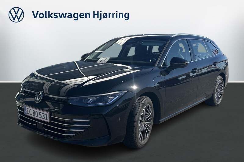 Sortmetal Brugt 2024 VW Passat Elegance Stationcar | 519.900 kr. - Billede 1/4