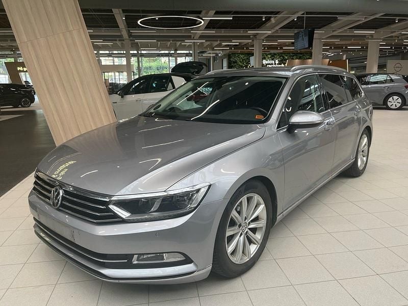 Sølvmetal Brugt 2019 VW Passat Highline Stationcar | 219.980 kr. (Fair pris) - Billede 1/4