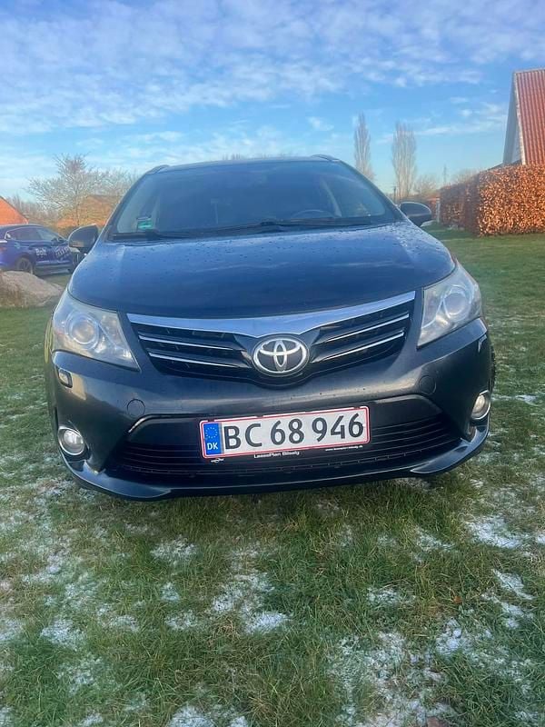 Grå Brugt 2012 Toyota Avensis T2 Stationcar | 30.500 kr. (God pris) - Billede 1/8