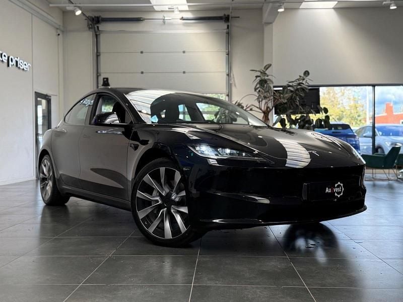 Sortmetal Brugt 2023 Tesla Model 3 RWD Sedan | 269.799 kr. (Fair pris) - Billede 1/4