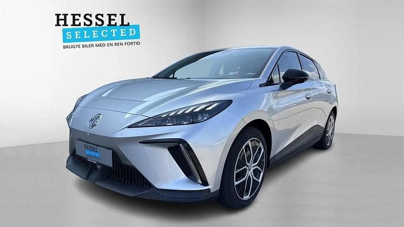 Medal silver Brugt 2024 MG MG4 EV Luxury Hatchback | 189.900 kr. (Fair pris) - Billede 1/4