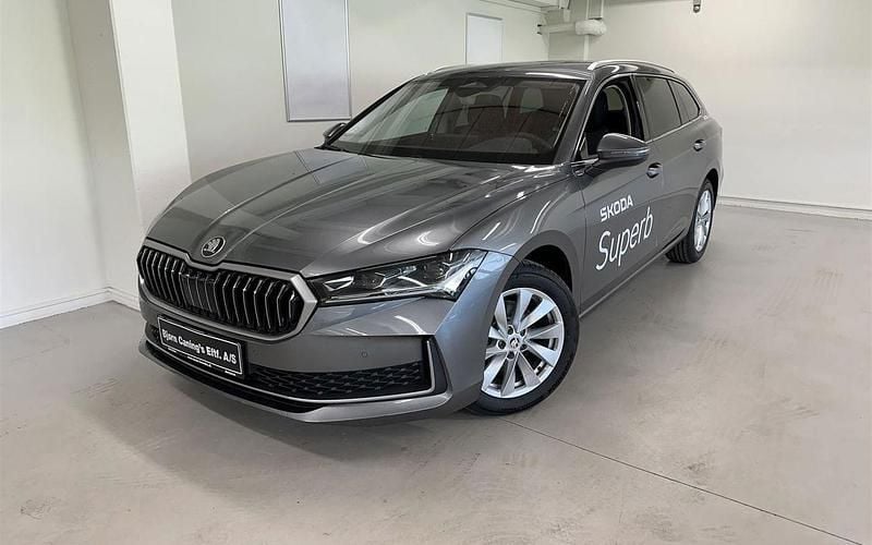 Graphite grey Brugt 2024 Skoda Superb Selection Stationcar | 499.600 kr. - Billede 1/4