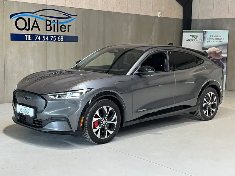 Gråmetal Brugt 2023 Ford Mustang Mach-E Extended Range SUV | 359.900 kr. (Lidt for dyr) - Billede 1/4