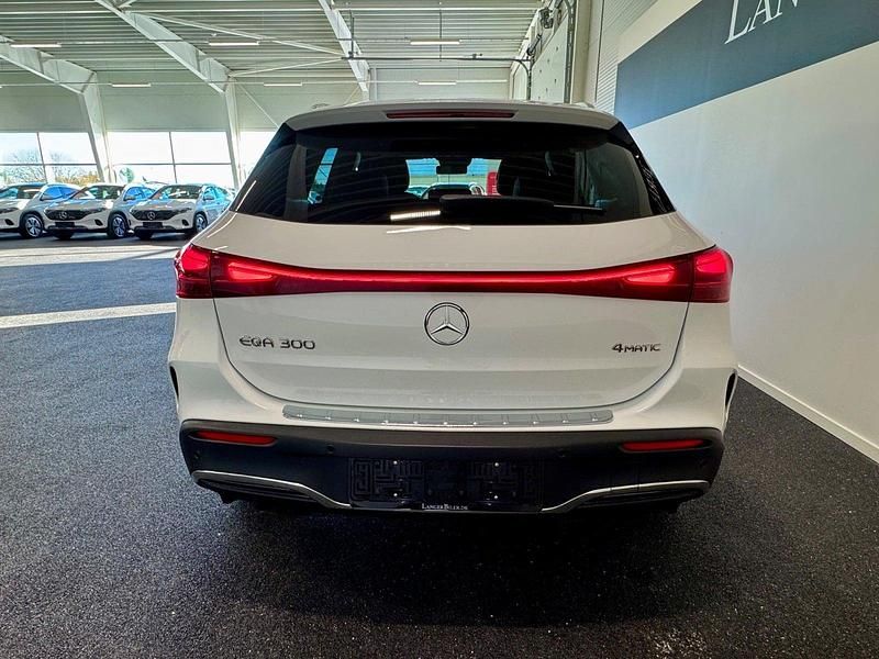 Brugt Mercedes EQA300 AMG line 167 kW (228 HK) 2024 Hvid SUV