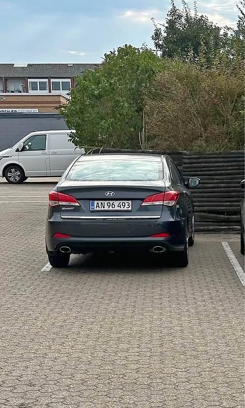 Grå Brugt 2014 Hyundai i40 Sedan | 47.000 kr. (God pris) - Billede 1/4