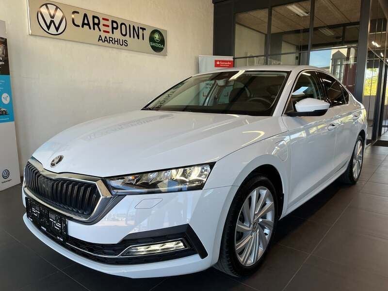 Hvid Brugt 2021 Skoda Octavia Hatchback | 219.800 kr. (Fair pris) - Billede 1/4