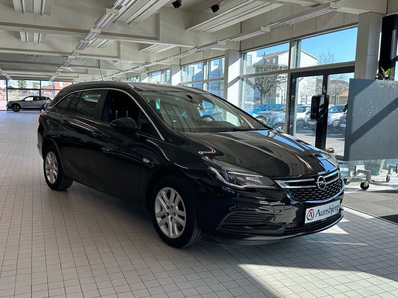 Mineral black Brugt 2018 Opel Astra Enjoy Stationcar | 89.500 kr. (God pris) - Billede 1/4