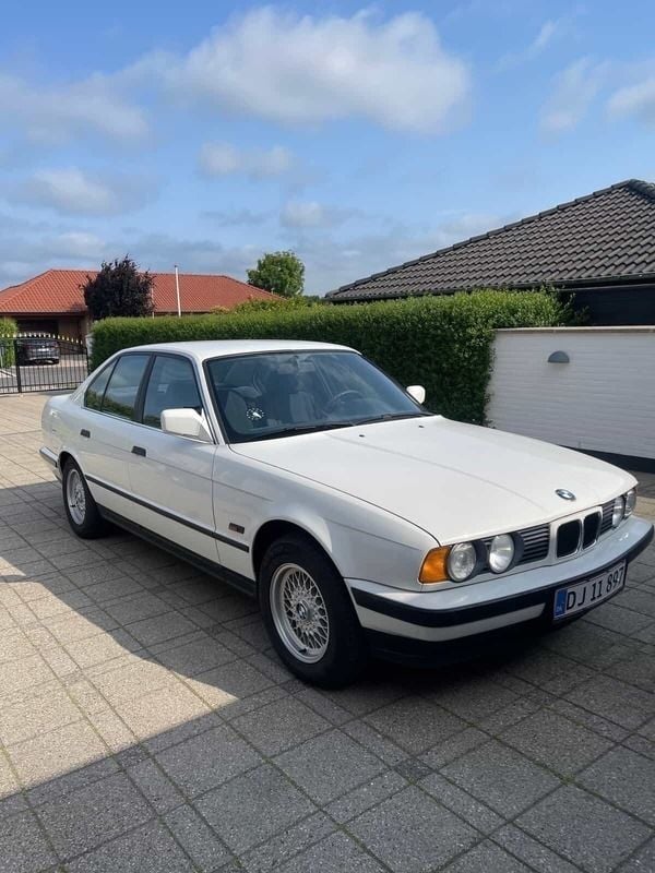 Hvid Brugt 1988 BMW 520 | 160.000 kr. - Billede 1/4