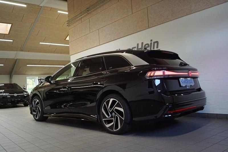 Brugt VW ID.7 Style 210 kW (286 HK) 2025 Sortmetal Stationcar