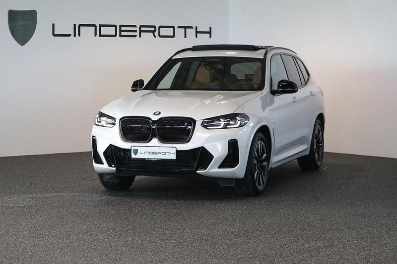 Hvidmetal Brugt 2024 BMW iX3 M Sport SUV | 450.000 kr. (God pris) - Billede 1/4