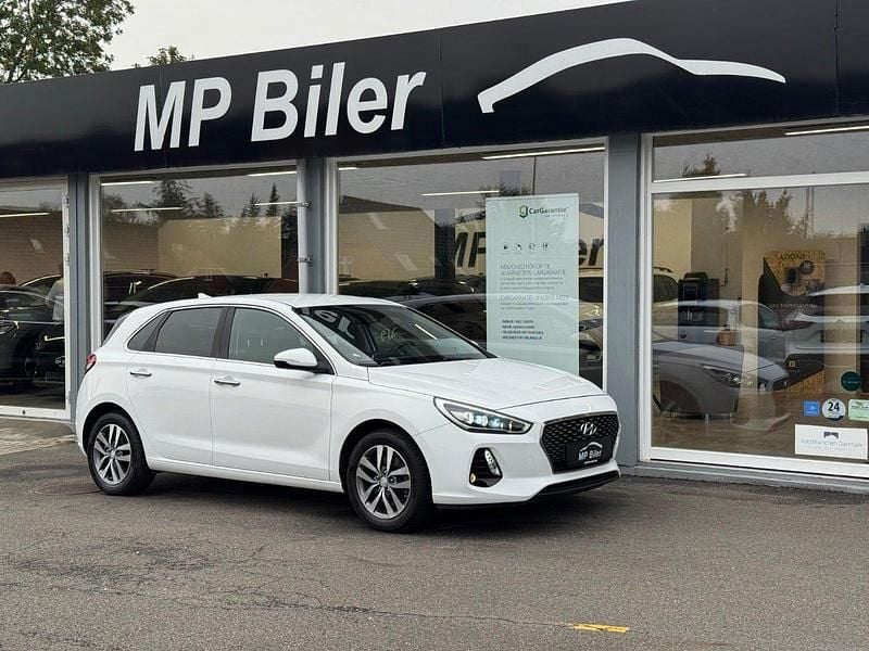 Hvid Brugt 2017 Hyundai i30 Premium Hatchback | 114.900 kr. (Fair pris) - Billede 1/4