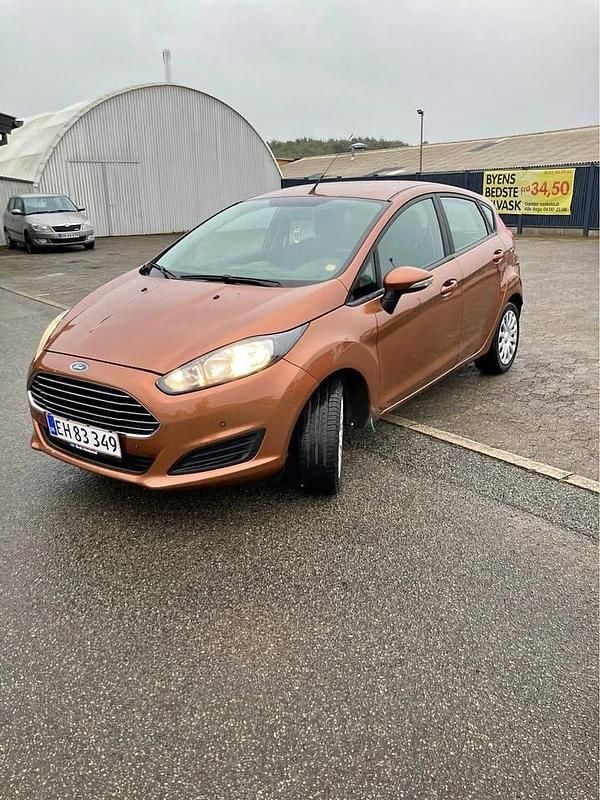 Brun Brugt 2013 Ford Fiesta Hatchback | 33.000 kr. - Billede 1/4