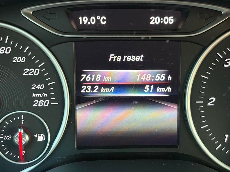 Hvid Brugt 2015 Mercedes B180 Business MPV | 73.000 kr. (Fair pris) - Billede 1/10