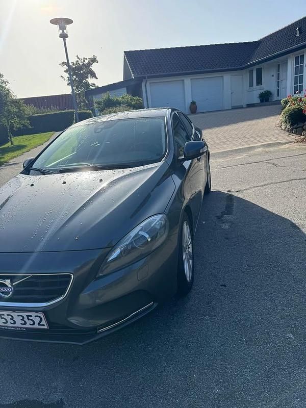 Brugt Volvo V40 114 HK (83 kW) 2012 Grå MPV