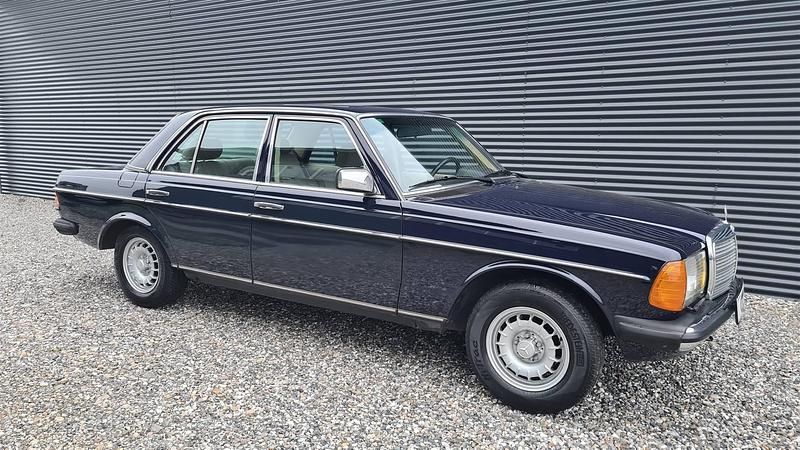 Brugt 1983 Mercedes E230 | 119.900 kr. - Billede 1/4