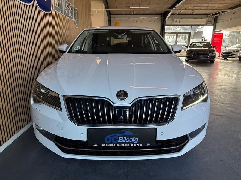 Brugt Skoda Superb Style 120 HK (88 kW) 2019 Hvid Hatchback