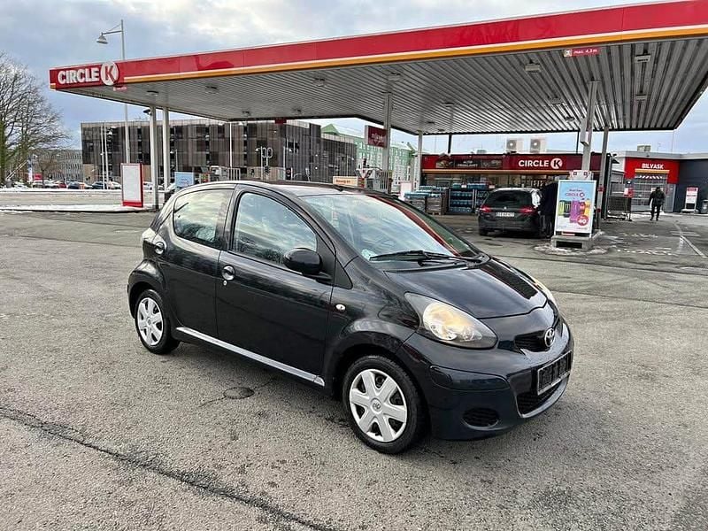 Brugt 2010 Toyota Aygo Hatchback | 16.000 kr. (God pris) - Billede 1/4