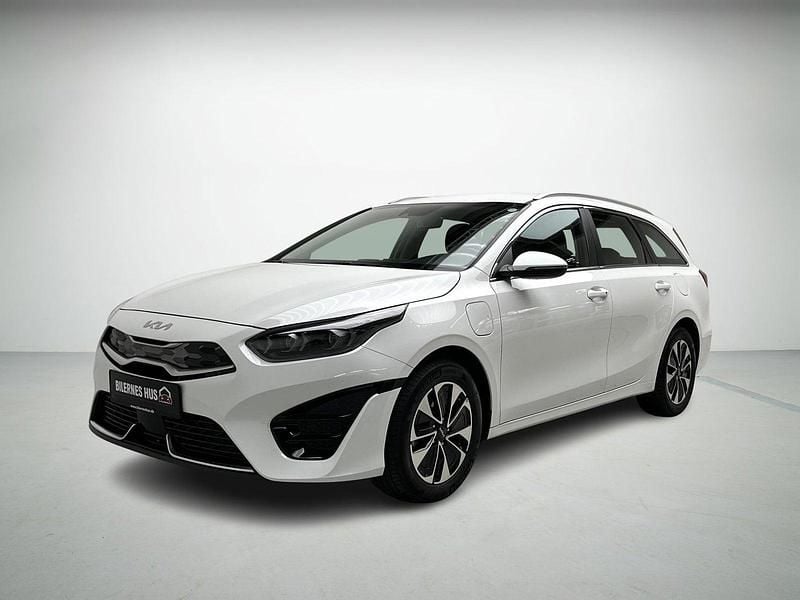 Hvidmetal Brugt 2023 Kia Ceed Sportswagon Stationcar | 199.980 kr. (God pris) - Billede 1/4