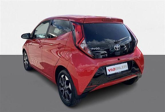 Brugt Toyota Aygo x-press 72 HK (52 kW) 2019 068 white Hatchback