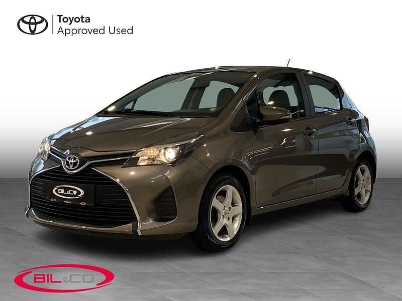 1g2 platinum bronze Brugt 2017 Toyota Yaris T2 Hatchback | 99.900 kr. (Fair pris) - Billede 1/3
