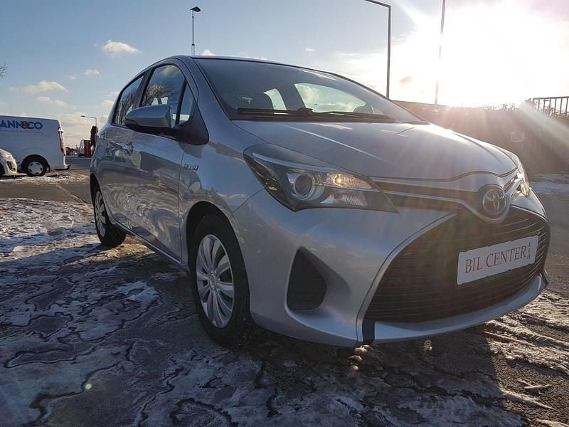 Brugt 2015 Toyota Yaris Hybrid Comfort Hatchback | 84.900 kr. (God pris) - Billede 1/4
