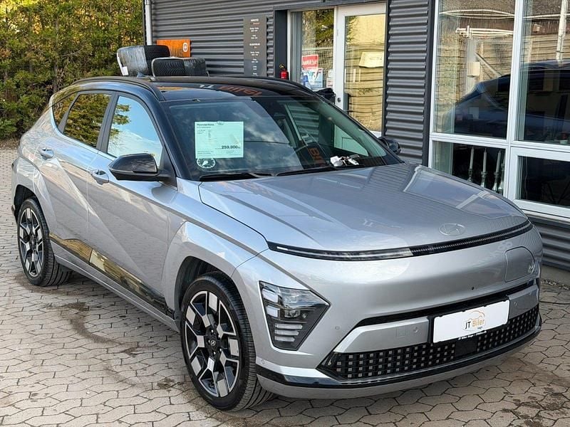 Sølvmetal Brugt 2023 Hyundai Kona Advanced SUV | 239.900 kr. (Fair pris) - Billede 1/4