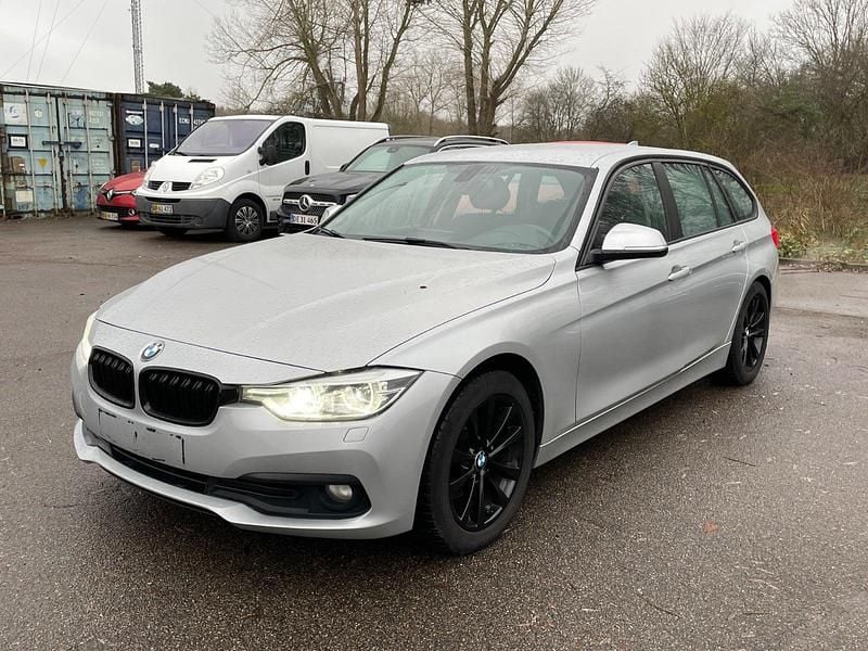 Sølvmetal Brugt 2016 BMW 320 Stationcar | 154.900 kr. (Fair pris) - Billede 1/4