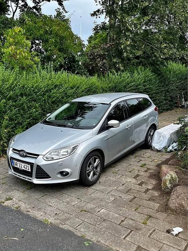 Grå Brugt 2012 Ford Focus Stationcar | 55.000 kr. (Lidt for dyr) - Billede 1/4