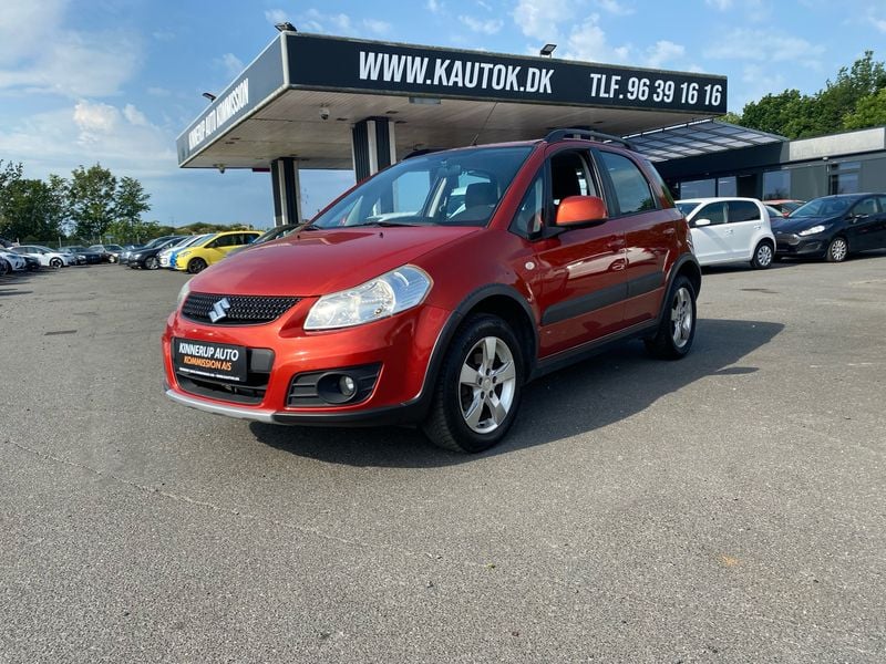 Kobber metal Brugt 2011 Suzuki SX4 GL Hatchback | 32.900 kr. (God pris) - Billede 1/4