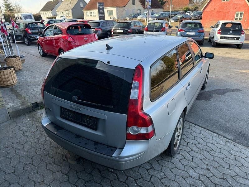 Brugt Volvo V50 Kinetic 125 HK (91 kW) 2004 Sølvmetal Stationcar
