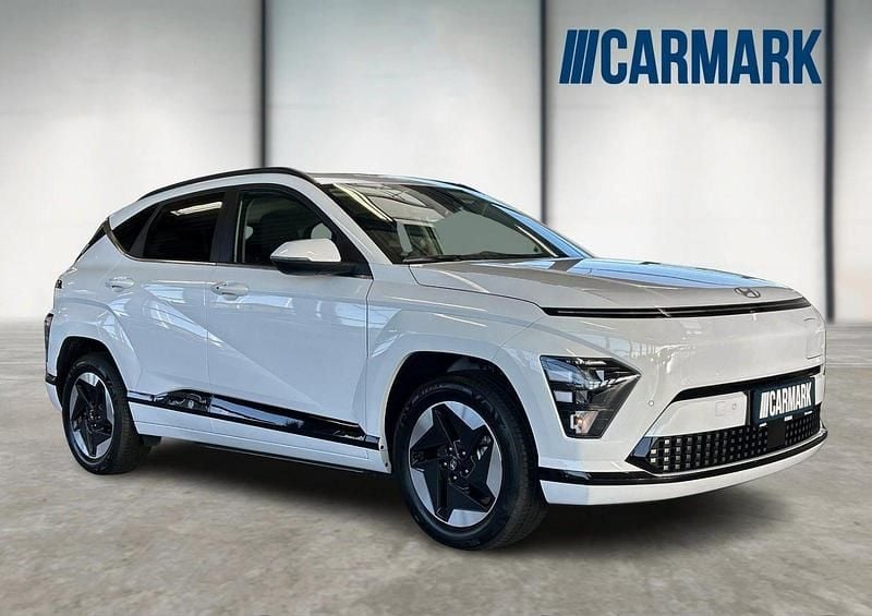 Hvid Ny 2025 Hyundai Kona Essential SUV | 234.900 kr. (God pris) - Billede 1/4