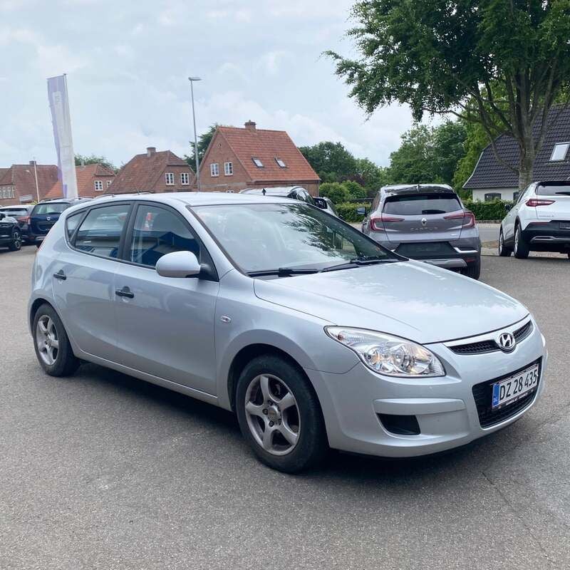 Sølvmetal Brugt 2008 Hyundai i30 Comfort Hatchback | 20.000 kr. (God pris) - Billede 1/1