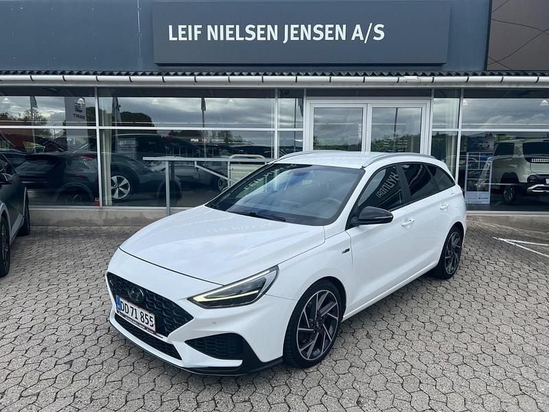 Hvid Brugt 2021 Hyundai i30 N Line Stationcar | 209.900 kr. - Billede 1/4