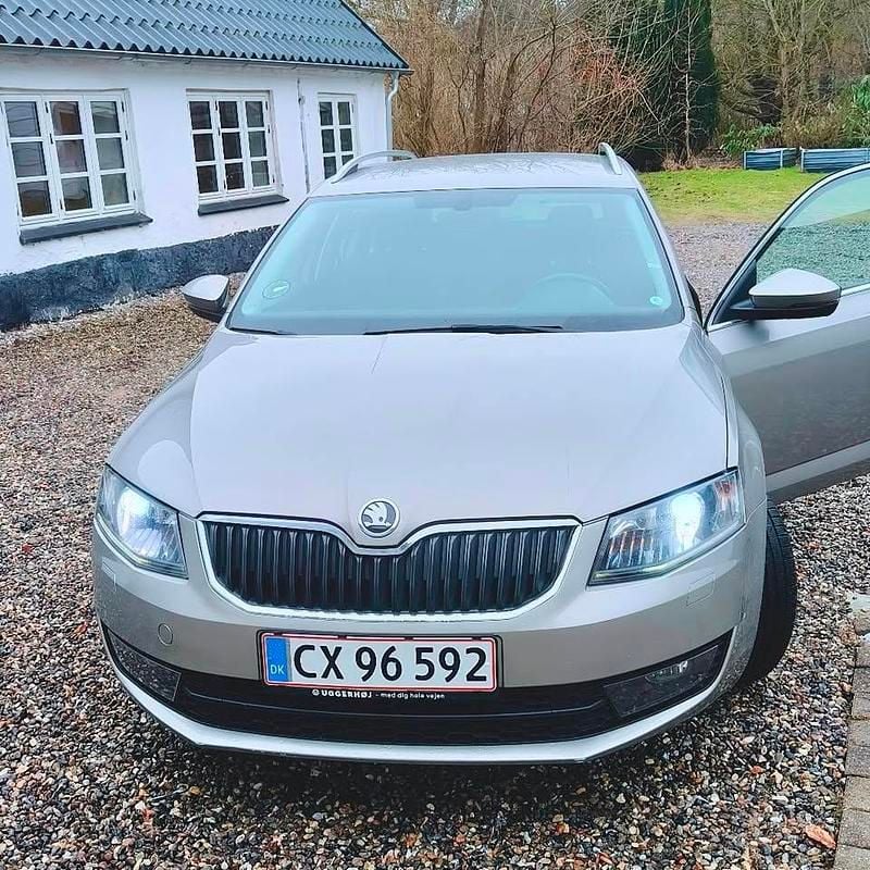 Brugt Skoda Octavia Style 150 HK (110 kW) 2017 Gul Stationcar