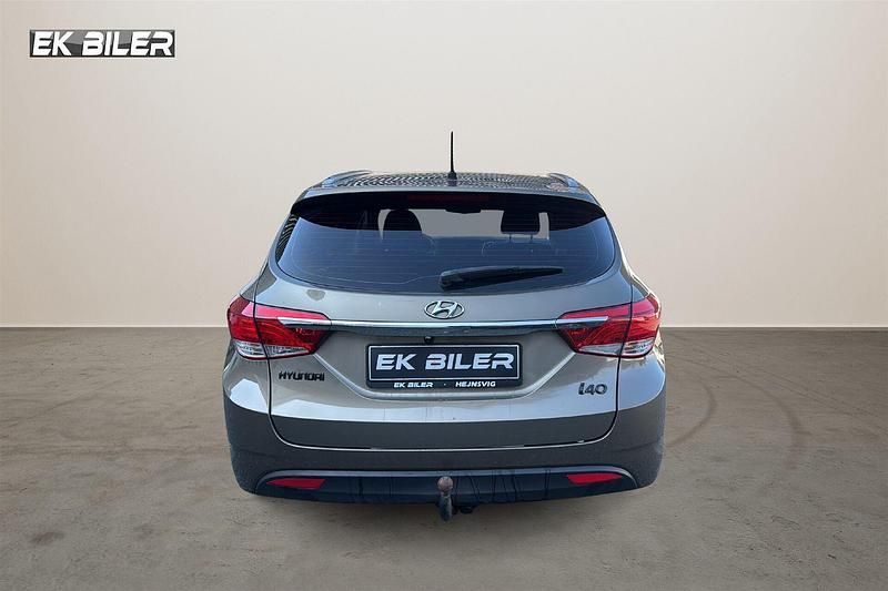 Brugt Hyundai i40 Style 115 HK (84 kW) 2012 Brunmetal Sedan
