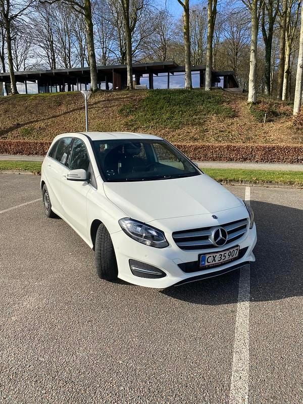 Hvid Brugt 2017 Mercedes B200 Business MPV | 129.000 kr. (Lidt for dyr) - Billede 1/5
