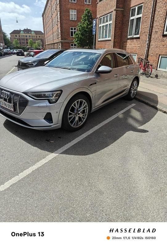 Sølvmetal Brugt 2020 Audi e-tron Advanced SUV | 324.900 kr. (Super pris) - Billede 1/3
