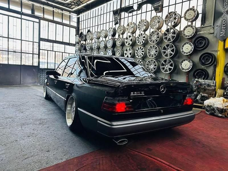 Brugt Mercedes E230 1988 Sedan