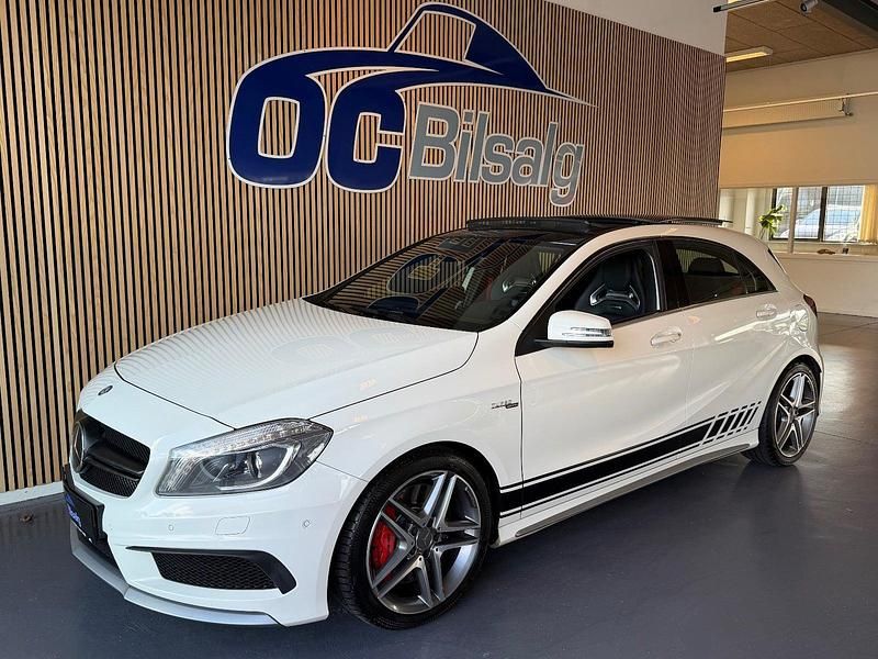Hvid Brugt 2014 Mercedes A45 AMG AMG Hatchback | 299.900 kr. - Billede 1/4