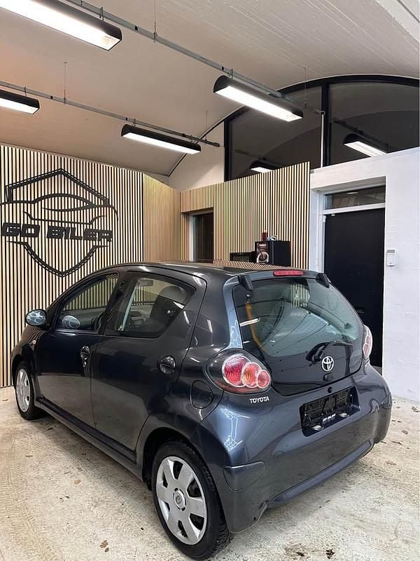 Brugt Toyota Aygo 68 HK (50 kW) 2010 Hatchback